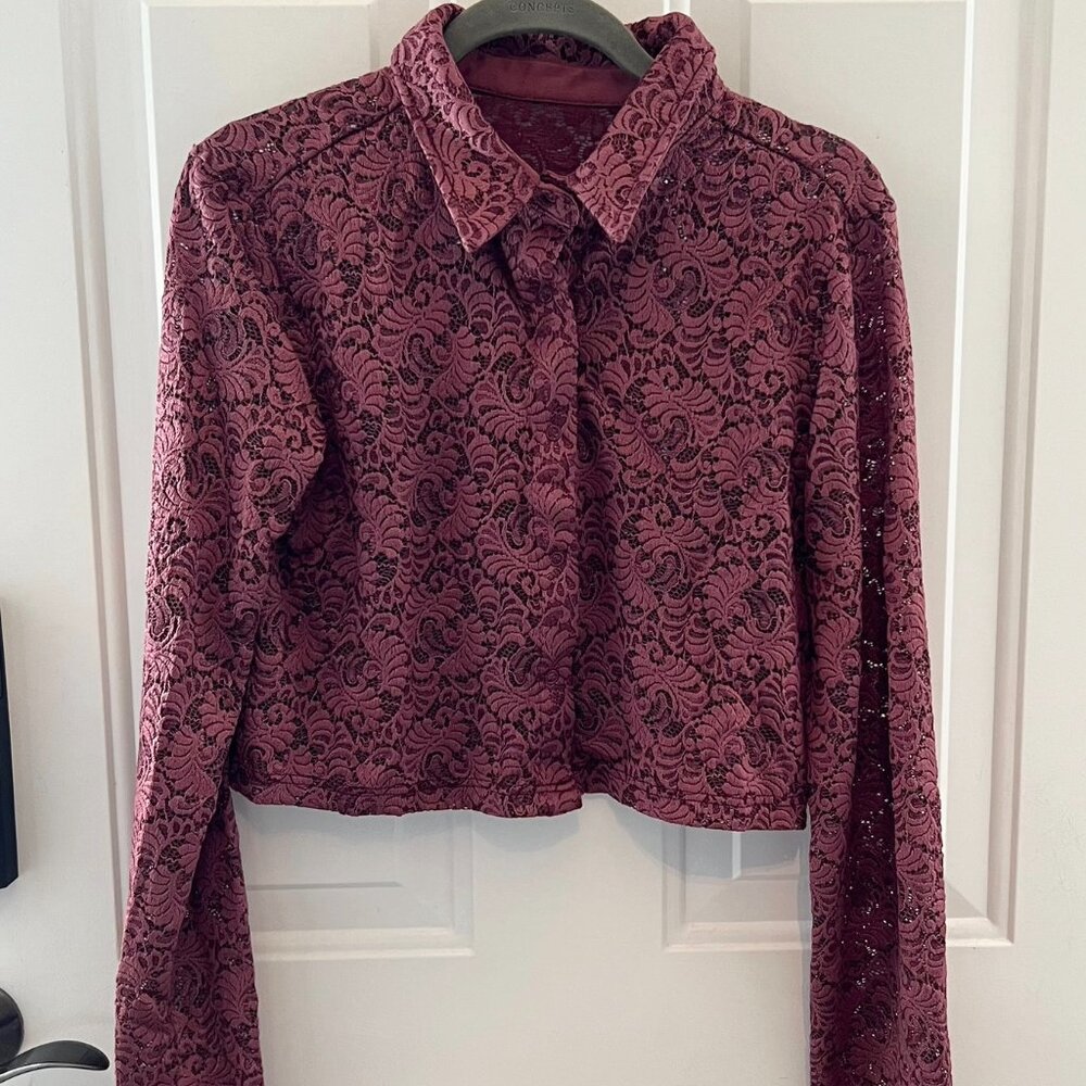 Beautiful Rose Gold Mauve Lace Cropped Long Sleeve Shirt